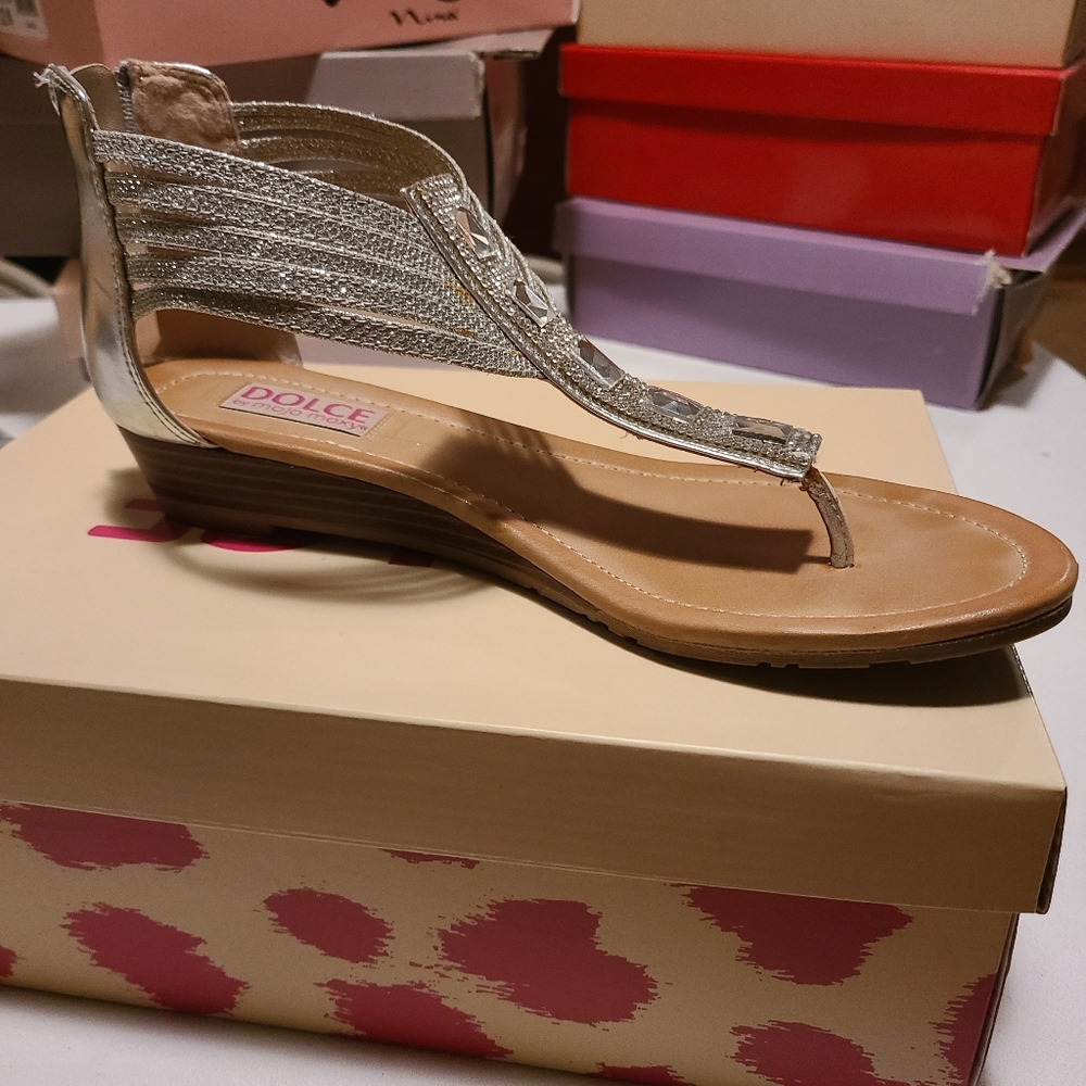 Sandals - Picture 2 of 3